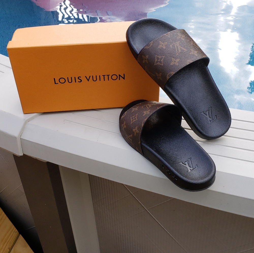 louis vuitton slides